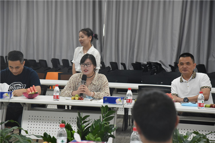 全國衛生產業企業管理協會凈水產業分會唐會長一行蒞臨家樂士參觀考察