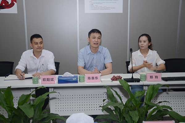 領(lǐng)導蒞臨家樂事凈水器廠家