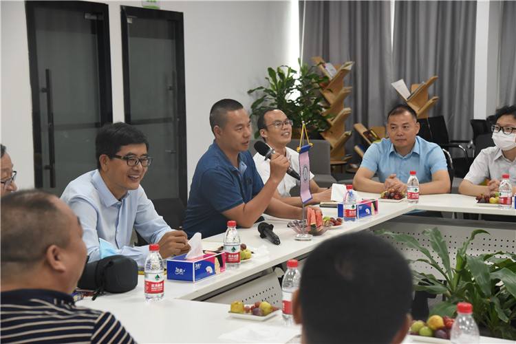 全國衛生產業企業管理協會凈水產業分會唐會長一行蒞臨家樂士參觀考察