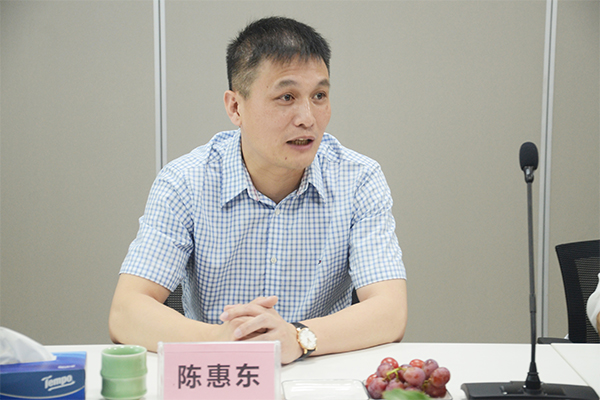 領(lǐng)導蒞臨家樂事凈水器廠家